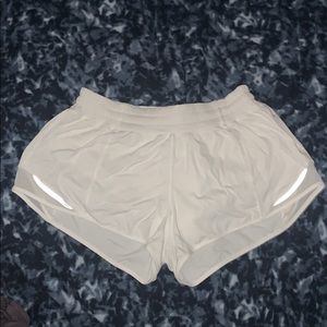 SOLD‼️ white hotty hot shorts